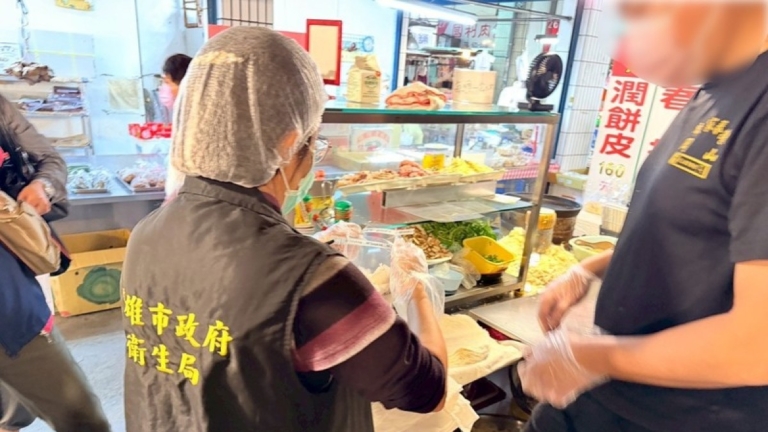 高雄春捲食物中毒增至134人 攤商妨礙調查罰36萬送辦