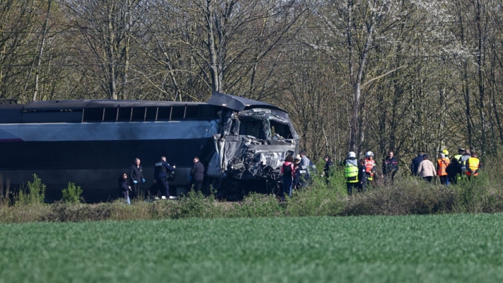 法國高速列車與卡車相撞 駕駛身亡另27人傷