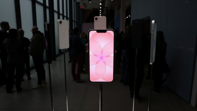 【財經簡訊】iPhone Fold測試遇問題 出貨或延遲數月