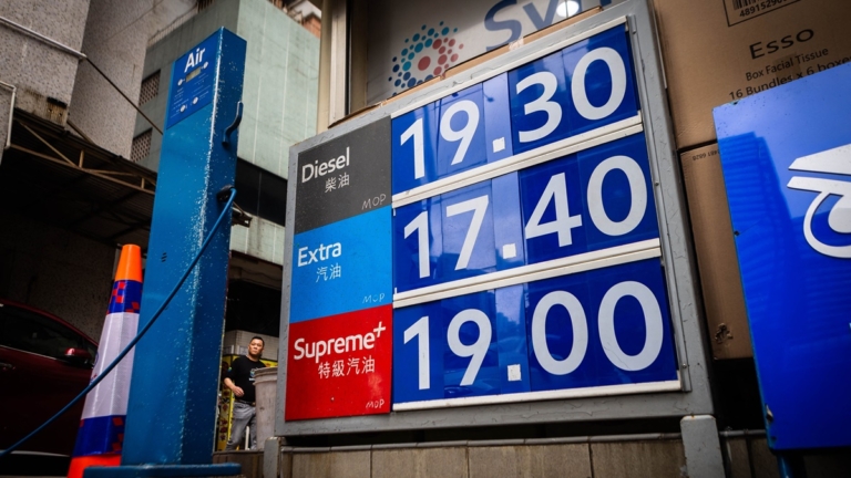 中國油價6連漲 上海加油站現排隊車潮