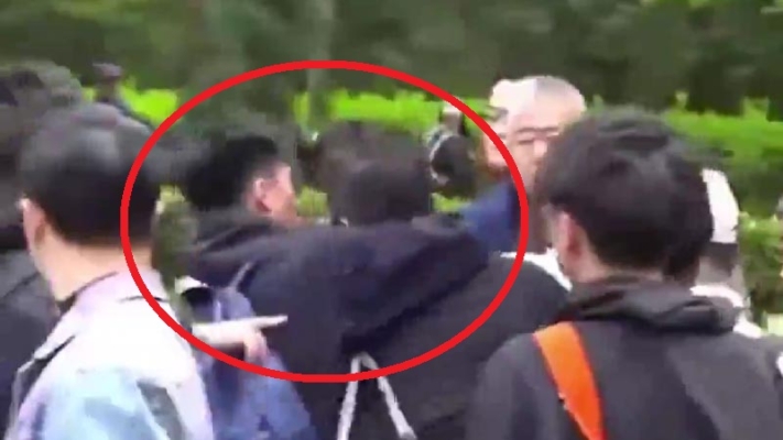 搞笑！南京人喊話挺鄭麗文 秒被便衣鎖喉帶走（視頻）