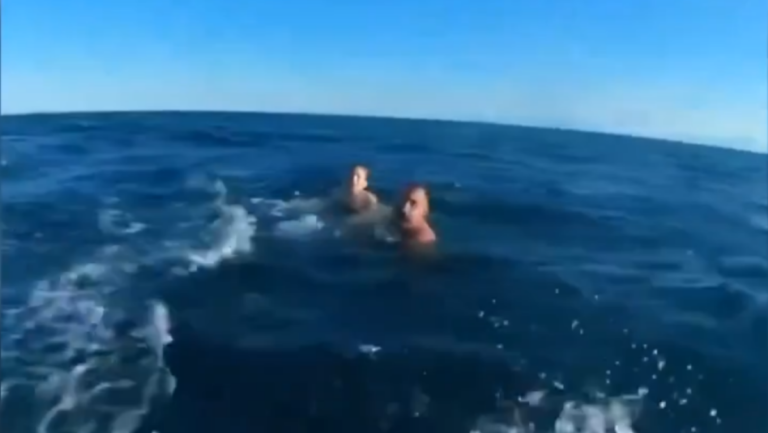 愛琴海游泳 父女慘被海浪捲走 絕望之際出奇跡