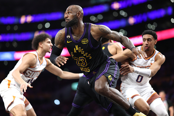 NBA助攻榜 詹姆斯達1萬2千次締里程碑
