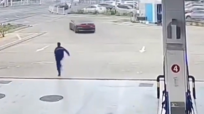 中國油價飆漲 汽車加油逃單事件頻發（視頻）