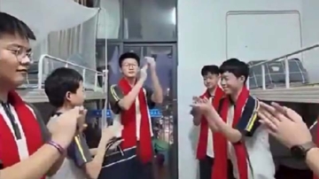 嘲諷中共官僚體制 初中生拍「宿舍空調開機儀式」