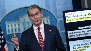 【財經簡訊】貝森特喊話降價 夏季美國汽油回落到3美元