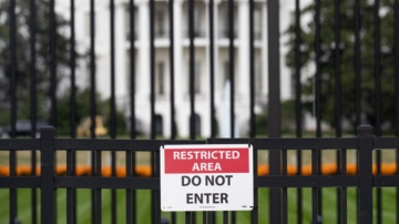 男子翻越白宮施工圍欄 割傷特工 現已被拘留