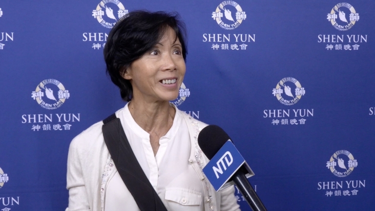 服裝設計師 ：我為自己是中國人而感到自豪