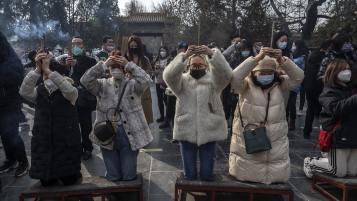 知情者：中共財政告急 盯上寺廟香火錢