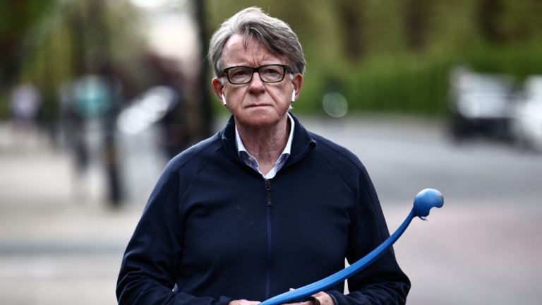 英國爆震撼彈 駐美大使涉中共滲透疑雲危及首相