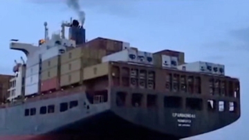 【新闻直击】伊朗公布扣船影片 竟是摆拍