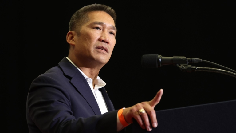 美國新代理海軍部長 曾親揭共產黨迫害史