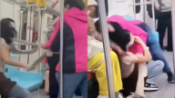 上海32歲女與66歲老婦地鐵大打出手 畫面火爆（視頻）