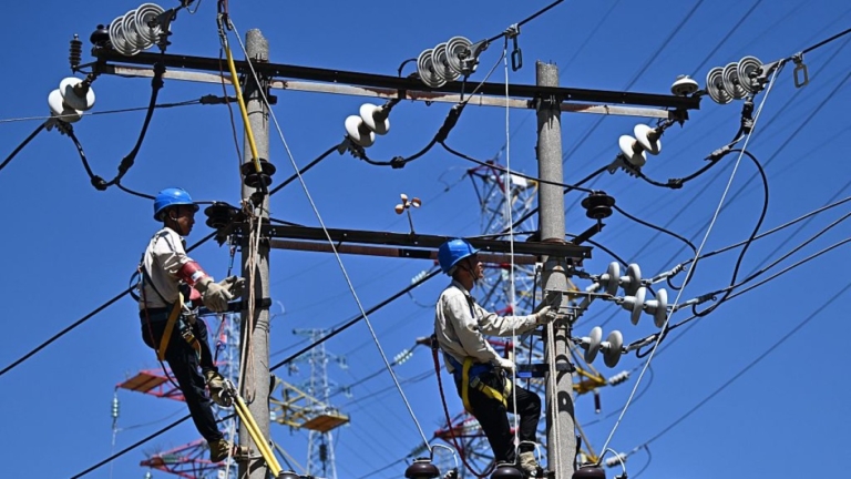 霍爾木茲海峽封鎖 致中國多省電價飆漲