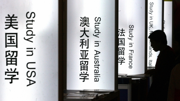 【禁聞】中國留學潮退 專家揭北京最怕的真相