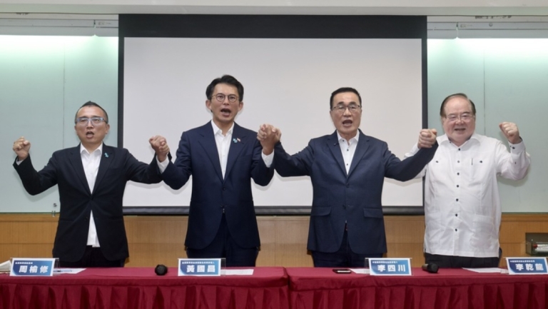 新北藍白合民調 李四川勝出 黃國昌喊全力輔選