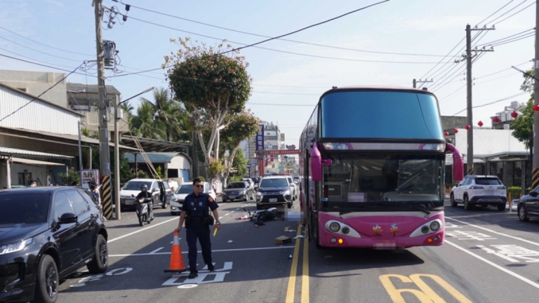 休假騎車遭撞又被遊覽車輾壓 台南女警當場身亡