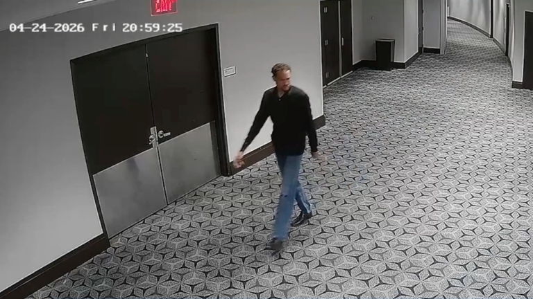 警犬示警卻被忽略 記者晚宴槍手踩點畫面曝光