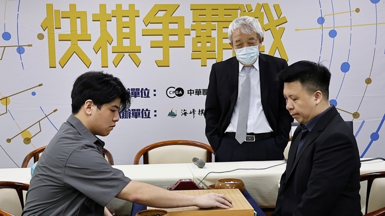 快棋爭霸戰：資深強將驚險治孤 新銳小將後盤發力