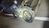 半聯結車爆胎胎皮散落 波及國道3號21車