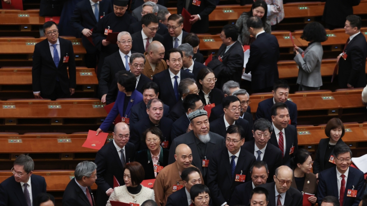 【禁闻】体制内工资是税收6倍 穷县养富官的财政困局