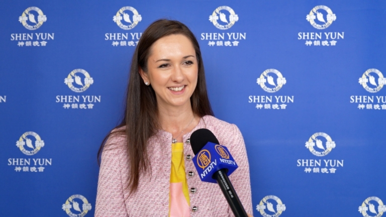 神韻美如畫卷 傳遞普世的愛 巴黎精英盛讚