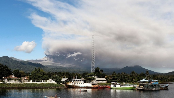 杜科諾火山爆發 登山客硬闖釀3死15傷僅尋獲1遺體