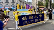 英國大游行慶法輪大法日 展現真善忍精神