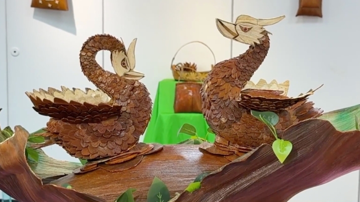 從廢棄落葉到藝術品 檳榔葉鞘創作展驚豔登場