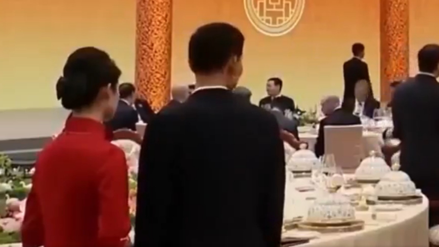 北京國宴招待川普 紅衣女服務員身分惹議(視頻)