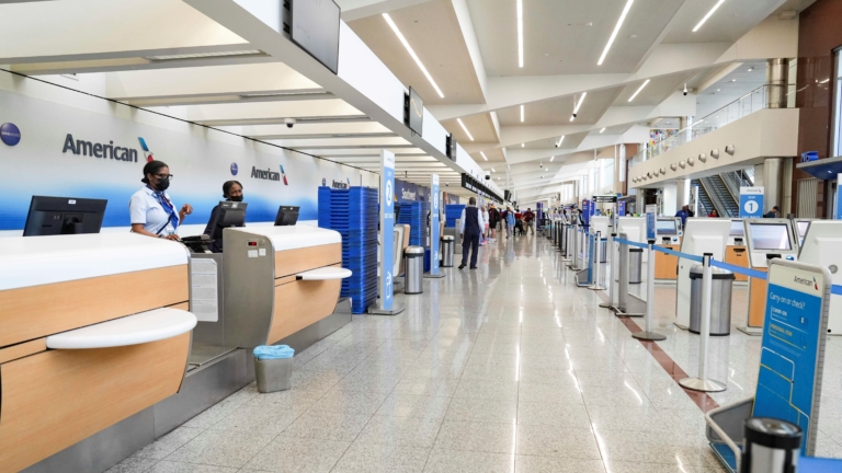 美增設埃博拉入境篩檢機場 禁持綠卡旅客回美