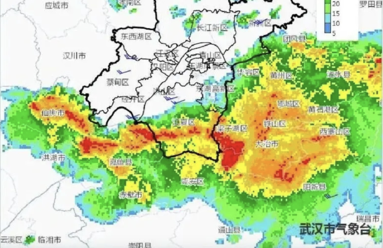 暴雨狂襲 湖北多地發紅色預警 武漢停課、停業