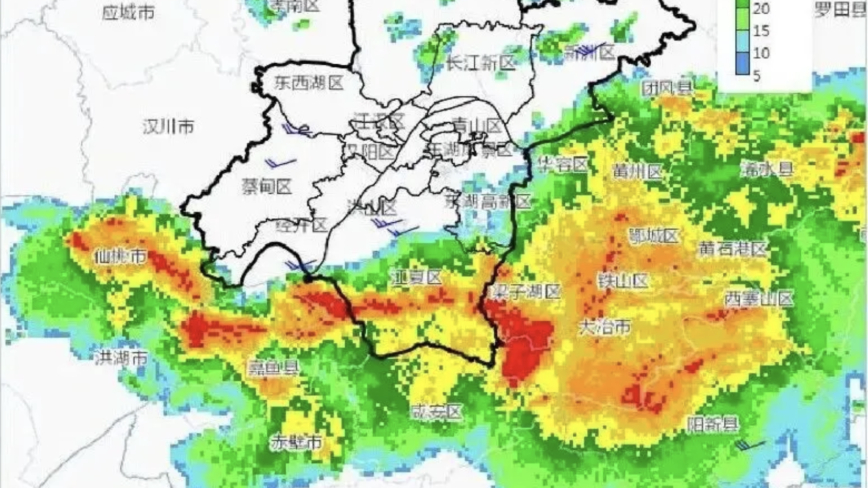 暴雨狂袭 湖北多地发红色预警 武汉停课、停业