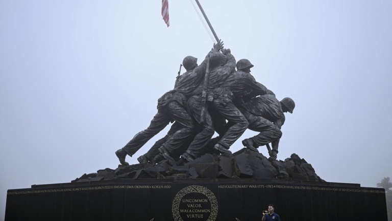 陣亡將士紀念日 百歲老兵和軍號演奏家的故事