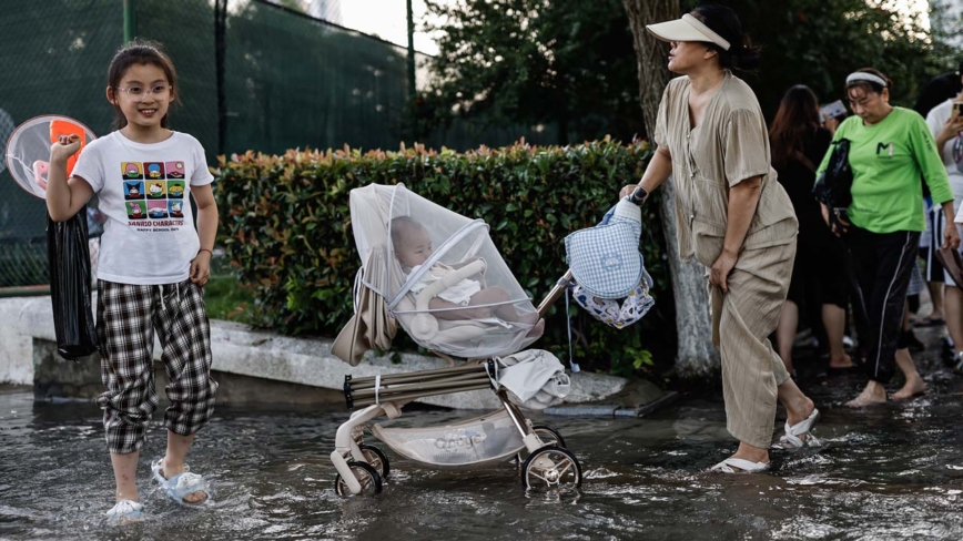 武汉空气湿度高达100% 民众出门“如进水帘洞”