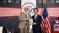 台湾朝野出席美国国庆活动 赖清德赠美三礼物