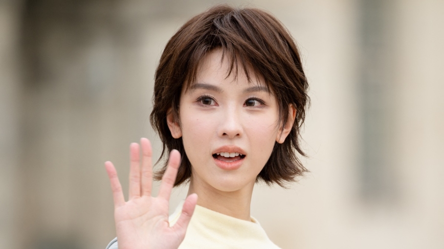 中國女星陳都靈化妝時睡著影片引熱議(視頻)