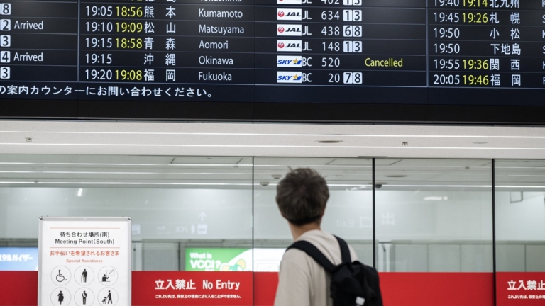 颱風薔蜜襲日本釀16傷 數百航班停飛