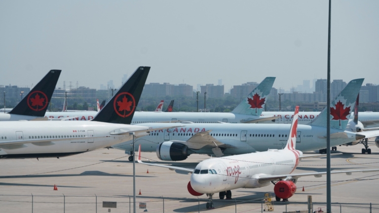 犯罪組織滲透加國機場 利用航空行李標籤販毒