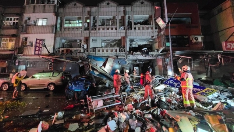台灣新竹便當店瓦斯氣爆 2死133輛汽機遭波及(視頻)