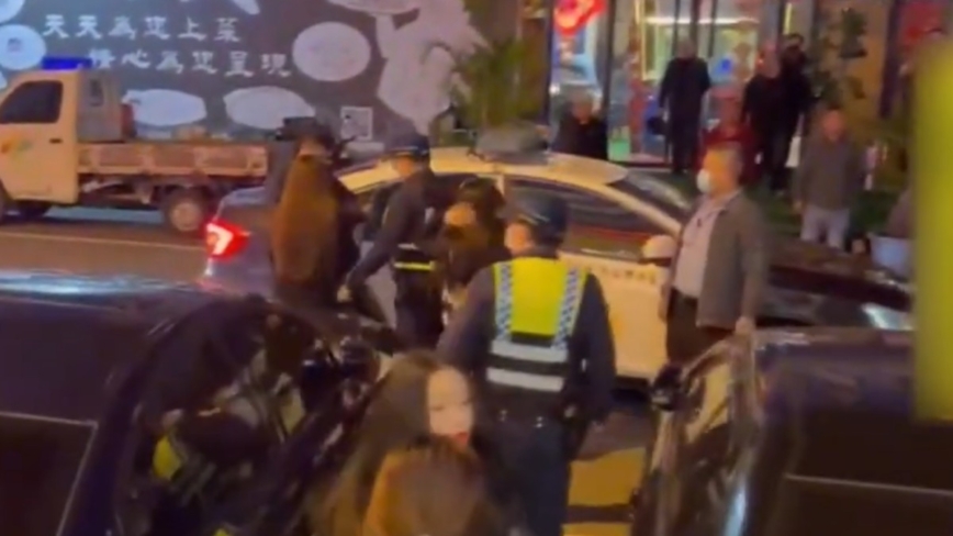 越式KTV涉开毒趴 台南警攻坚逮9人
