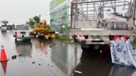 台南运猪车追撞停等红灯前车 骑士当场身亡