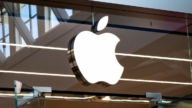 苹果明年将推出相机版AirPods和折叠iPhone