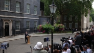 英国首相斯塔默宣布辞职 休会前完成提名