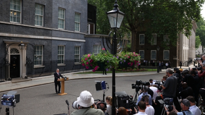 英國首相斯塔默宣布辭職 休會前完成提名