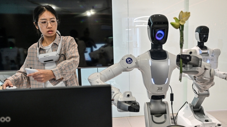 【禁聞】京東預言機器人取代快遞員 失業率或更嚴峻