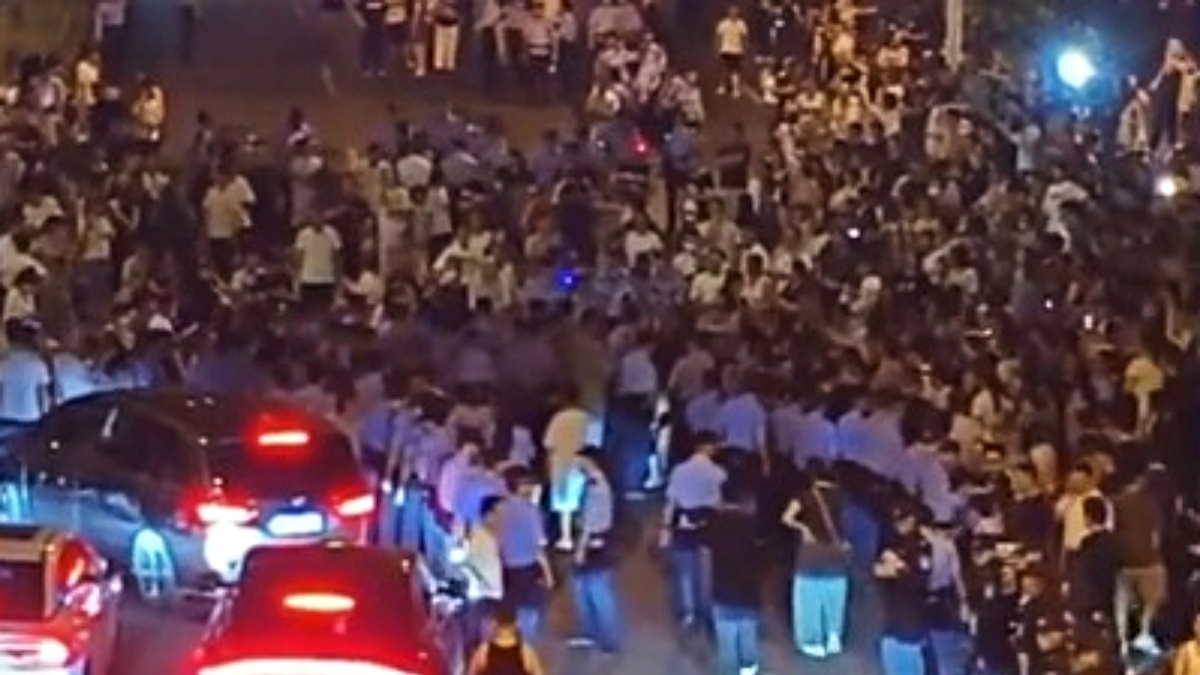 【禁闻】6月28日维权动态 合肥市民堵路抗议建垃圾场 与警察对峙