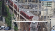日本京都站車廂脫軌 列車停高架軌道上 無人受傷