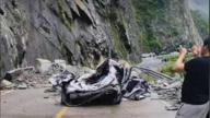 四川凉山落石砸中过路车 3人遇难