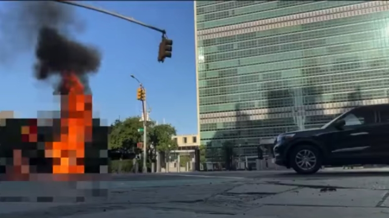 男子攜西藏旗幟 聯合國總部外自焚身亡